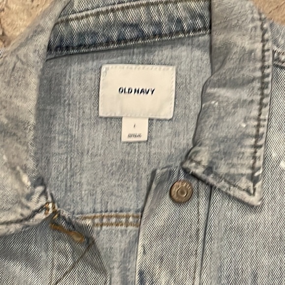 Old Navy Jean Jacket. Light wash. Women’s size large. - Picture 3 of 4